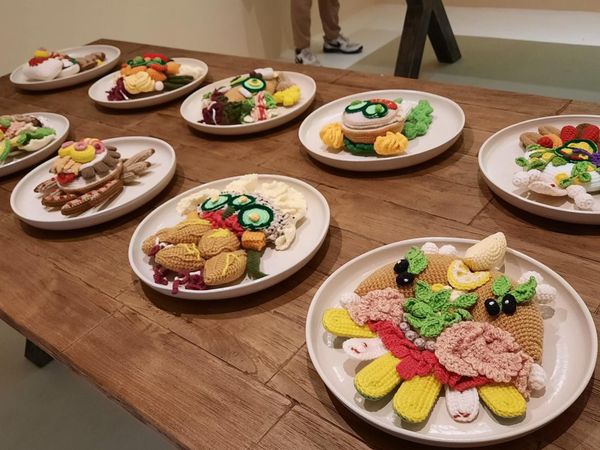 Hati-hati Tertipu! Monster Makanan Ini Ternyata Karya Seni Loh