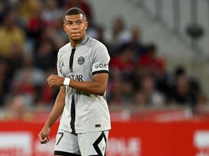 Kylian Mbappe Tambatkan Hati ke Transgender? Kylian Mbappe Tambatkan Hati ke Transgender?