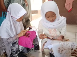 Lestarikan Budaya, SDN 1 Cintakarya Garut Adakan Lomba Membatik