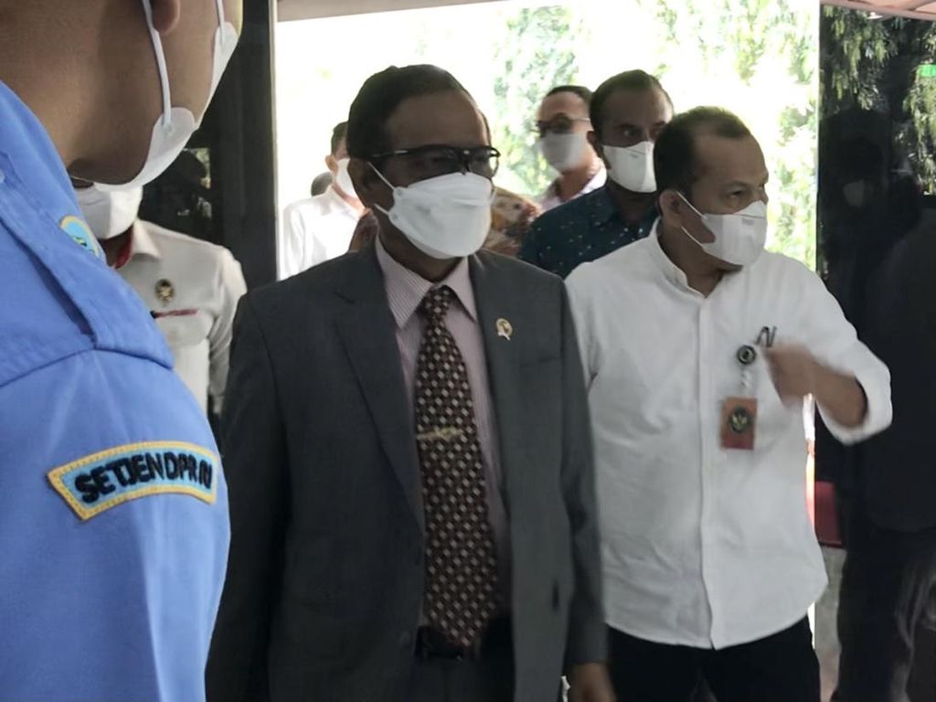 Mahfud Md Dipanggil MKD Terkait Dugaan Aliran Dana Sambo ke Anggota DPR Mahfud Md Dipanggil MKD Terkait Dugaan Aliran Dana Sambo ke Anggota DPR