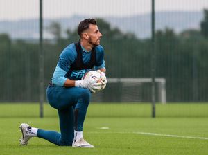 MU Berburu Kiper, Lirik Penjaga Gawang Newcastle United