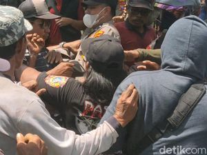 Alasan Warga Keroyok Pengacara Saat Demo Pengukuran Tanah di Lamongan Alasan Warga Keroyok Pengacara Saat Demo Pengukuran Tanah di Lamongan