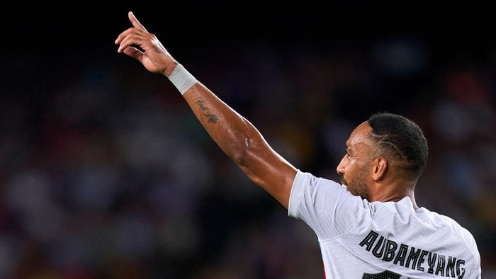 BARCELONA, SPAIN - AUGUST 24: Pierre Emerick Aubameyang of FC Barcelona celebrates after scoring his teams first goal during the friendly match between FC Barcelona and Manchester City at Spotify Camp Nou on August 24, 2022 in Barcelona, Spain. (Photo by Pedro Salado/Quality Sport Images/Getty Images)