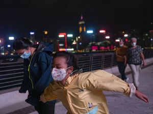 Saat Warga Hong Kong Kewalahan Diterjang Badai Angin