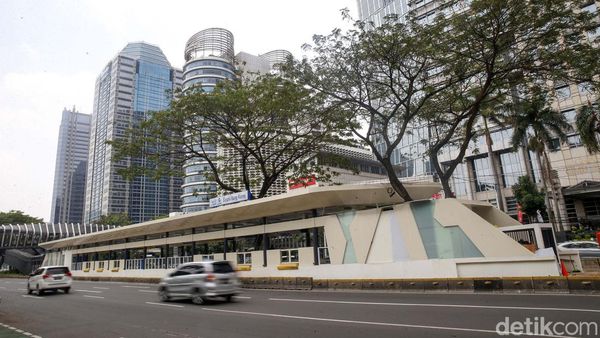 Selesai Direvitalisasi, Halte TransJ GBK Makin Oke
