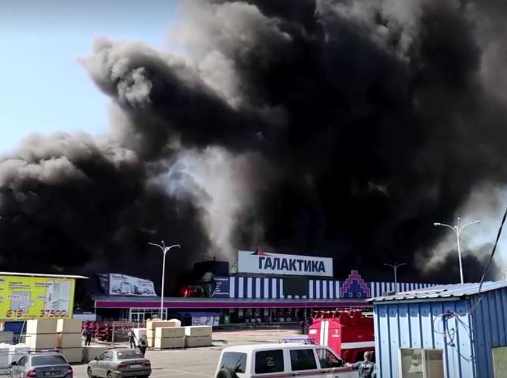 Serangan Ukraina Hantam Pusat Perbelanjaan di Donetsk