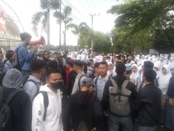 Siswa SMAN 5 Sinjai Demo Kepsek, Tuntut Sekolah Tolak Murid Pelaku Kriminal