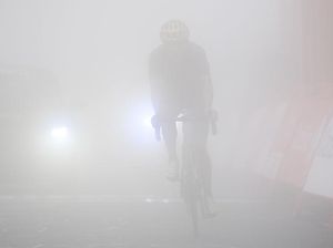 Epik, Pebalap Jay Vine Unggul di Etape yang Ketutup Kabut-Dingin-Hujan Epik, Pebalap Jay Vine Unggul di Etape yang Ketutup Kabut-Dingin-Hujan