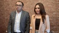 Potret Bella Angelica yang Viral Goyang di Atas Meja saat Turnamen Golf di Riau