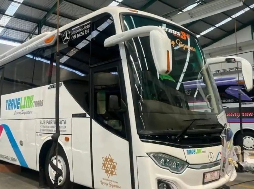 Begini Mewahnya Bus Pariwisata Terbaru Travelink