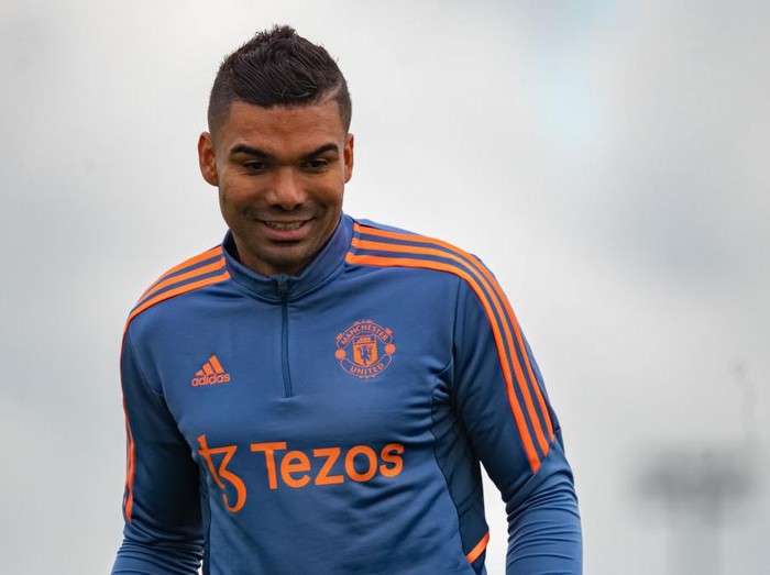 MANCHESTER, ENGLAND - AUGUST 25: (EXCLUSIVE COVERAGE) Casemiro of Manchester United in action during a first team training session at Carrington Training Ground on August 25, 2022 in Manchester, England. (Photo by Ash Donelon/Manchester United via Getty Images)