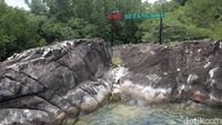 Ini Batu Betangkop, Asal Mula Nama Desa Batu Belah di Anambas