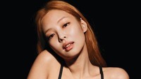 8 Foto Jennie BLACKPINK dan V BTS yang Viral Hingga Digosipkan Pacaran