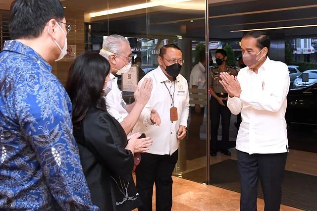 Kahiyang Ayu Melahirkan Kahiyang Ayu Melahirkan