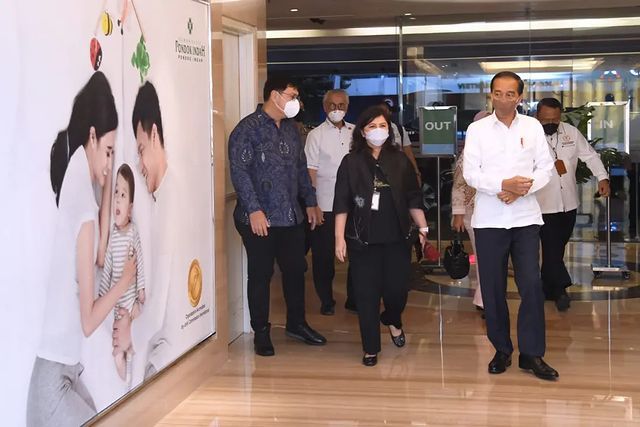 Kahiyang Ayu Melahirkan Kahiyang Ayu Melahirkan