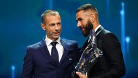 Sulit untuk Benzema tak mendapatkan penghargaan ini. Ia mengakhiri musim lalu dengan menjadi top skor di LaLiga dan Liga Champions. (Ozan Kose/AFP/Getty Images)