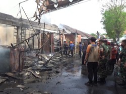 Kebakaran Pasar Loak Lumajang Padam, 15 Kios Hangus