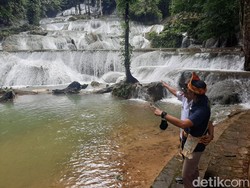 Melihat Keindahan Air Terjun Moramo di Sultra yang Bikin Sandiaga Terpukau