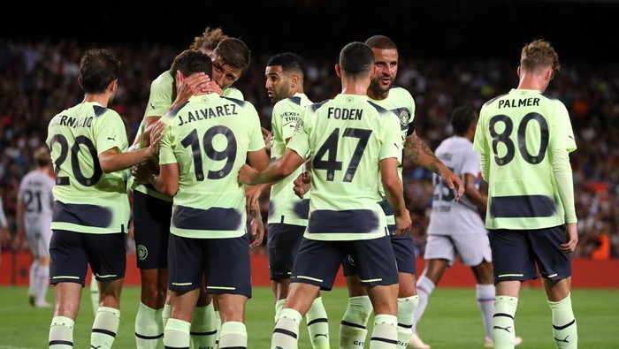 Julian Alvarez goal celebration during the charity match between FC Barcelona and Manchester City to raise funds for the investigation against ELA, played at the Spotify Camp Nou, in Barcelona, on 24th August 2022. 
 -- (Photo by Urbanandsport/NurPhoto via Getty Images)