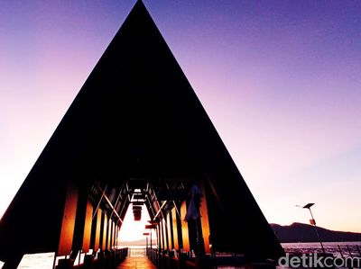 Cantiknya Sunrise Bunaken, Yang Lain Lewat!