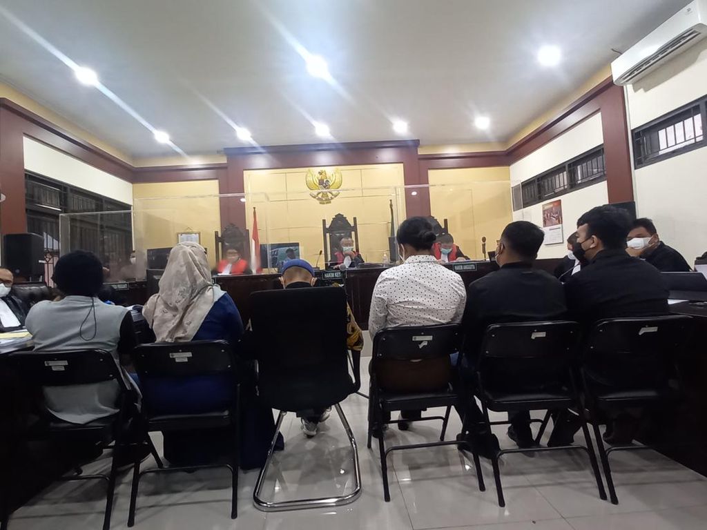 Saksi Sidang Indra Kenz: Saya Kira Dia Malaikat, Ternyata Kami Ketipu Saksi Sidang Indra Kenz: Saya Kira Dia Malaikat, Ternyata Kami Ketipu