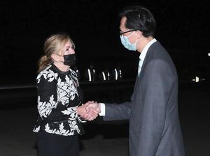 Abaikan Kemarahan China, Senator AS Kunjungi Taiwan Abaikan Kemarahan China, Senator AS Kunjungi Taiwan