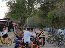 Sepeda Listrik Menjamur di Trawangan, Pengusaha Sepeda Kayuh Protes