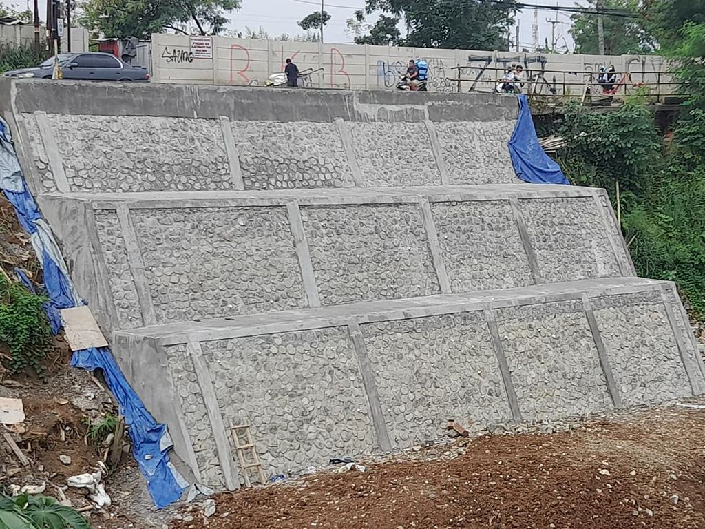 SDA Jabar Klaim Tembok Antilongsor di Jl Raya Cilebut Bogor Kuat