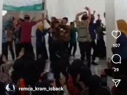 Viral Mahasiswa Joget Lagu Ojo Dibandingke di Masjid UIN KHAS Jember