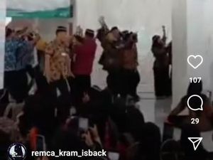 Viral Mahasiswa Joget di UIN KHAS Jember, Kampus Sebut Masjid Belum Jadi Viral Mahasiswa Joget di UIN KHAS Jember, Kampus Sebut Masjid Belum Jadi