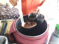 250 Gelas Es Coklat Tambah Umur dan Panjang Umur Ludes Sehari