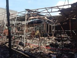 Kebakaran Ludeskan 3 Stan dan 1 Motor di Surabaya, Diduga Dipicu LPG Bocor