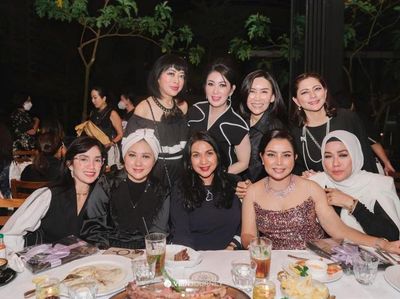 Meriah! Intip Suasana Perayaan Ulang Tahun Ke-51 Mayangsari