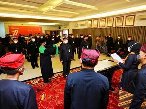 Lantik 24 Pejabat, Bupati Ipuk: Untuk Merefresh Semangat Kerja