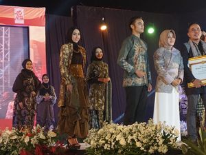 Momen Lucu Ratusan Pejabat Pamer Kekayaan Motif Batik Khas Mojokerto