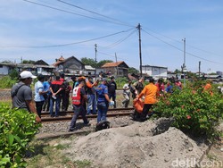 Pria yang Tertabrak Kereta Sancaka di Wonokromo Terobos Palang Perlintasan