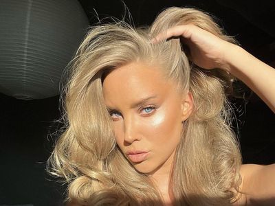 Potret Model yang Bikin Heboh, Foto Topless di Rumah PM Finlandia Sanna Marin