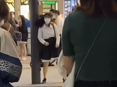 Foto Sisi Gelap Jepang: Stres Lelah Kerja, Teriak di Jalanan