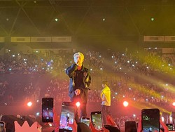 B.I Bayar Kerinduan Fans dengan Penampilan Luar Biasa di Jakarta