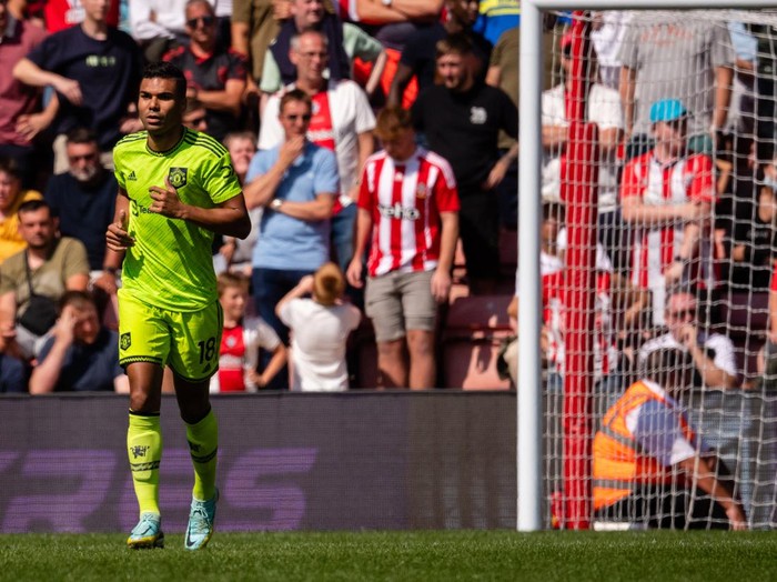 SOUTHAMPTON, ENGLAND - AUGUST 27: Casemiro of Manchester United in action during the Premier League match between Southampton FC and Manchester United at Friends Provident St. Mary's Stadium on August 27, 2022 in Southampton, England. (Photo by Ash Donelon/Manchester United via Getty Images)