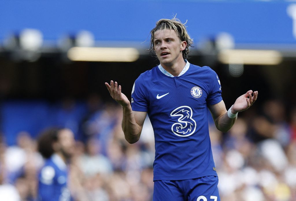 Soccer Football - Premier League - Chelsea v Leicester City - Stamford Bridge, London, Britain - August 27, 2022   Chelsea's Conor Gallagher reacts before he is sent off Action Images via Reuters/Peter Cziborra EDITORIAL USE ONLY. No use with unauthorized audio, video, data, fixture lists, club/league logos or 'live' services. Online in-match use limited to 75 images, no video emulation. No use in betting, games or single club /league/player publications.  Please contact your account representative for further details.