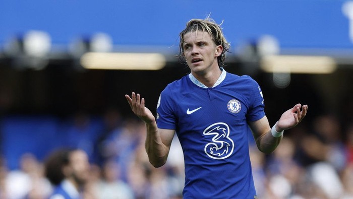 Conor Gallagher Soccer Football - Premier League - Chelsea v Leicester City - Stamford Bridge, London, Britain - August 27, 2022 Chelsea's Conor Gallagher reacts before he is sent off Action Images via Reuters/Peter Cziborra EDITORIAL USE ONLY. No use with unauthorized audio, video, data, fixture lists, club/league logos or 'live' services. Online in-match use limited to 75 images, no video emulation. No use in betting, games or single club /league/player publications. Please contact your account representative for further details.