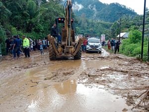Waspada! Ini 31 Titik Rawan Bencana Jalur Mudik Nataru di Sumut Waspada! Ini 31 Titik Rawan Bencana Jalur Mudik Nataru di Sumut
