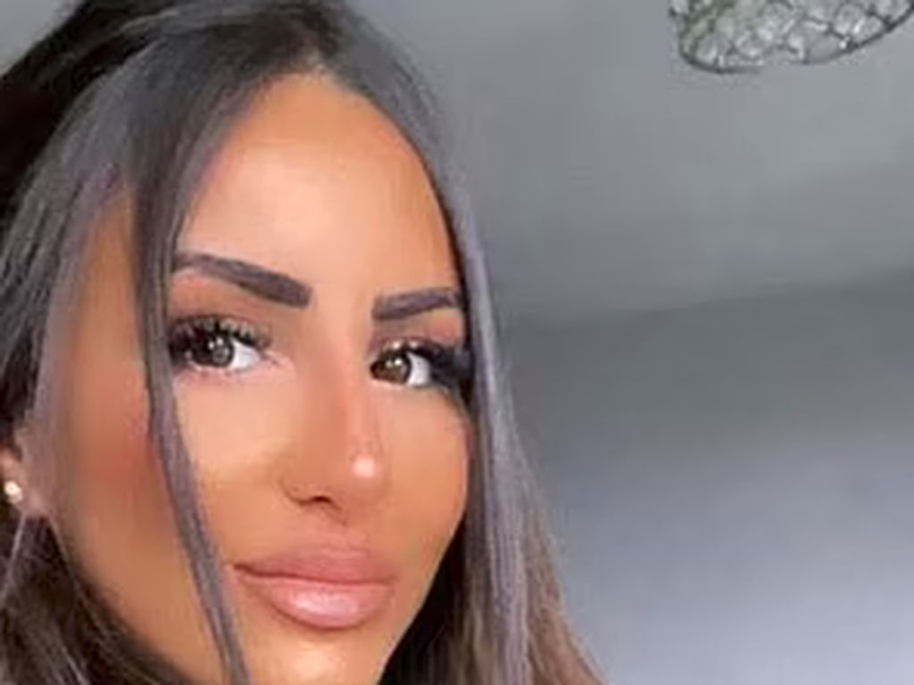 Dianggap Terlalu Cantik, Tak Ada yang Percaya Profesi Wanita Ini Ternyata.. Dianggap Terlalu Cantik, Tak Ada yang Percaya Profesi Wanita Ini Ternyata..