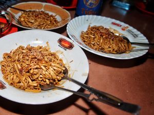 Menikmati Mie Tarempa, Kuliner Khas Anambas dengan Topping Ikan Tongkol