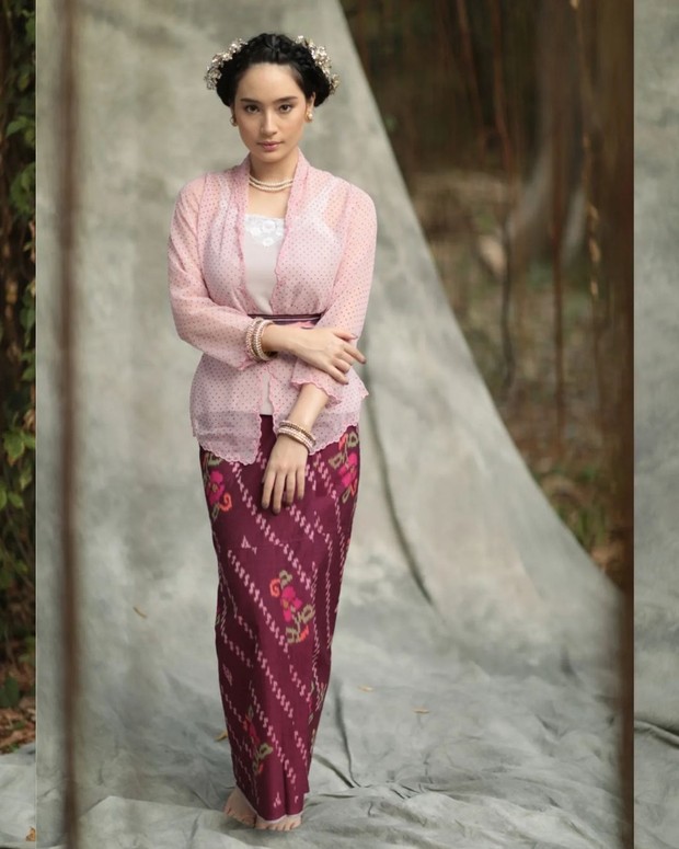 padu padan kain tenun/ Foto: instagram.com/ @didietmaulana