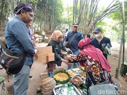 Seru! Jajan Wajik hingga Buntil di Pasar Tegalan Borobudur