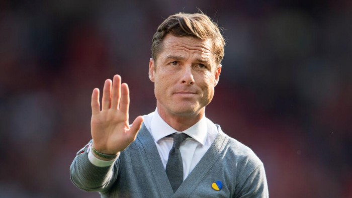 LIVERPOOL, ENGLAND - AUGUST 27: An apologetic AFC Bournemouth manager Scott Parker acknowledges the fans after during the Premier League match between Liverpool FC and AFC Bournemouth at Anfield on August 27, 2022 in Liverpool, United Kingdom. (Photo by Visionhaus/Getty Images)