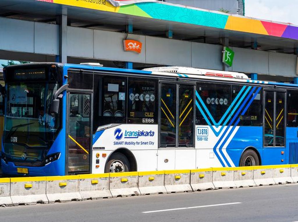 TransJ Buka Opsi Alihkan Rute Gegara Bus Sempat Terhenti di Rel KA Halimun