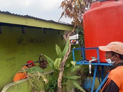 Usai Warteg Kini Muncul WC Barokah Lolos dari Kebakaran Simprug